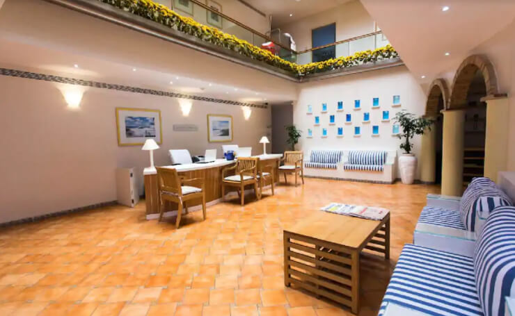call girls in Gordon House Hotel mumbai